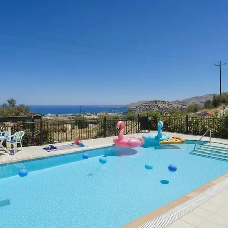 Exclusive Pool Overlooking The Sea