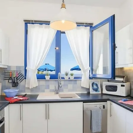 Exclusive Pool Overlooking The Sea *